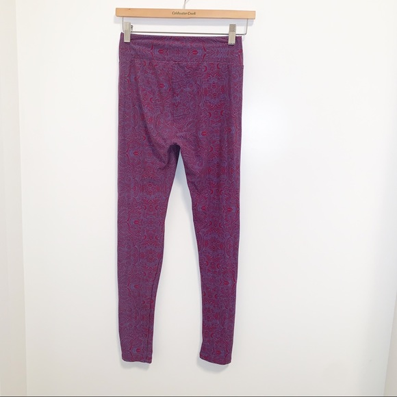 LuLaRoe Strawberry & Blue leggings- -OS EUC - Picture 3 of 7